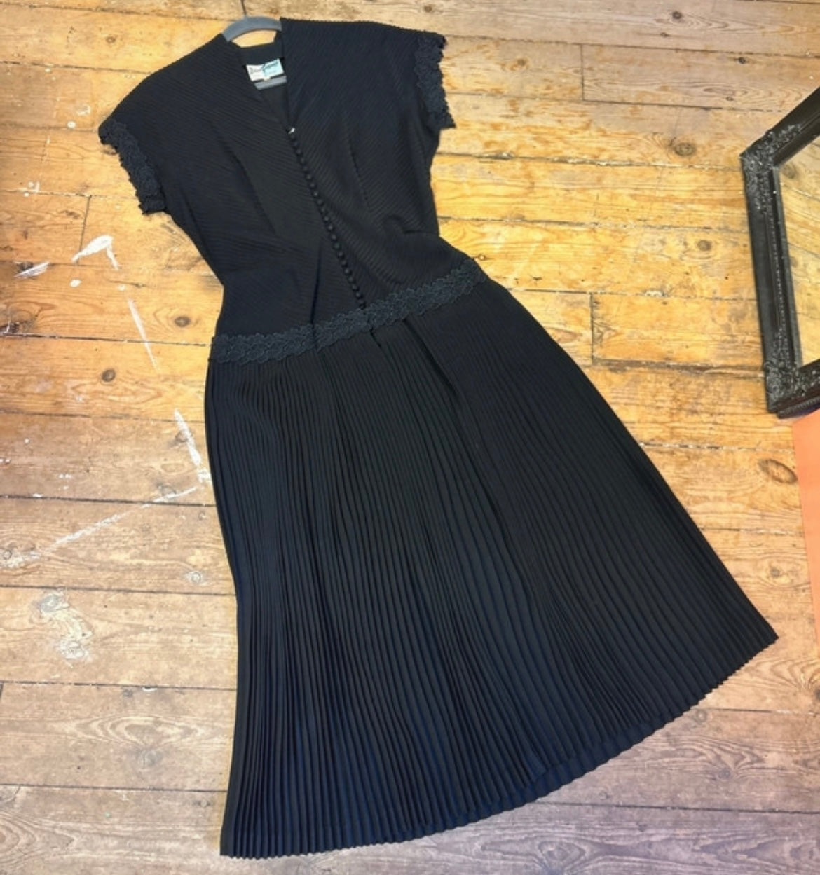 1950’s Richard Grossmark Flower Appliqué Pleated Dress UK 12