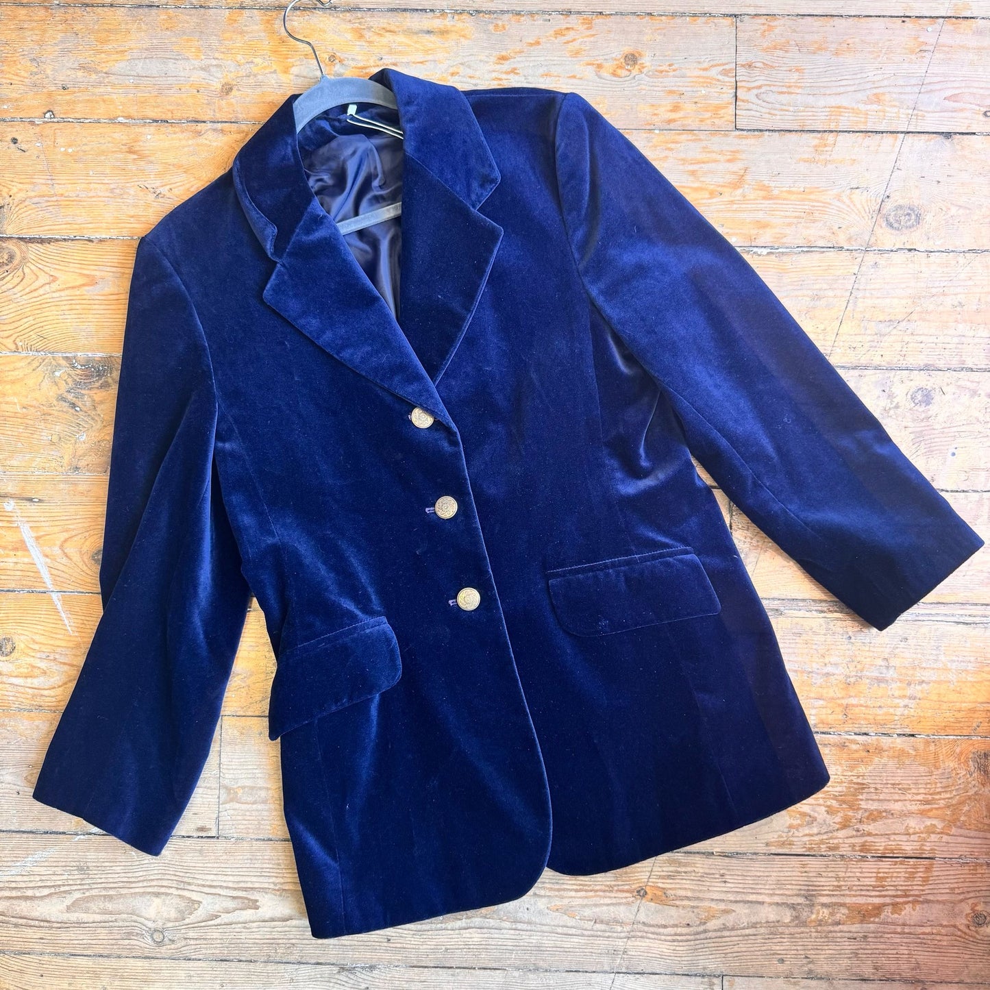 1980’s Midnight Blue Velvet Blazer 10-12