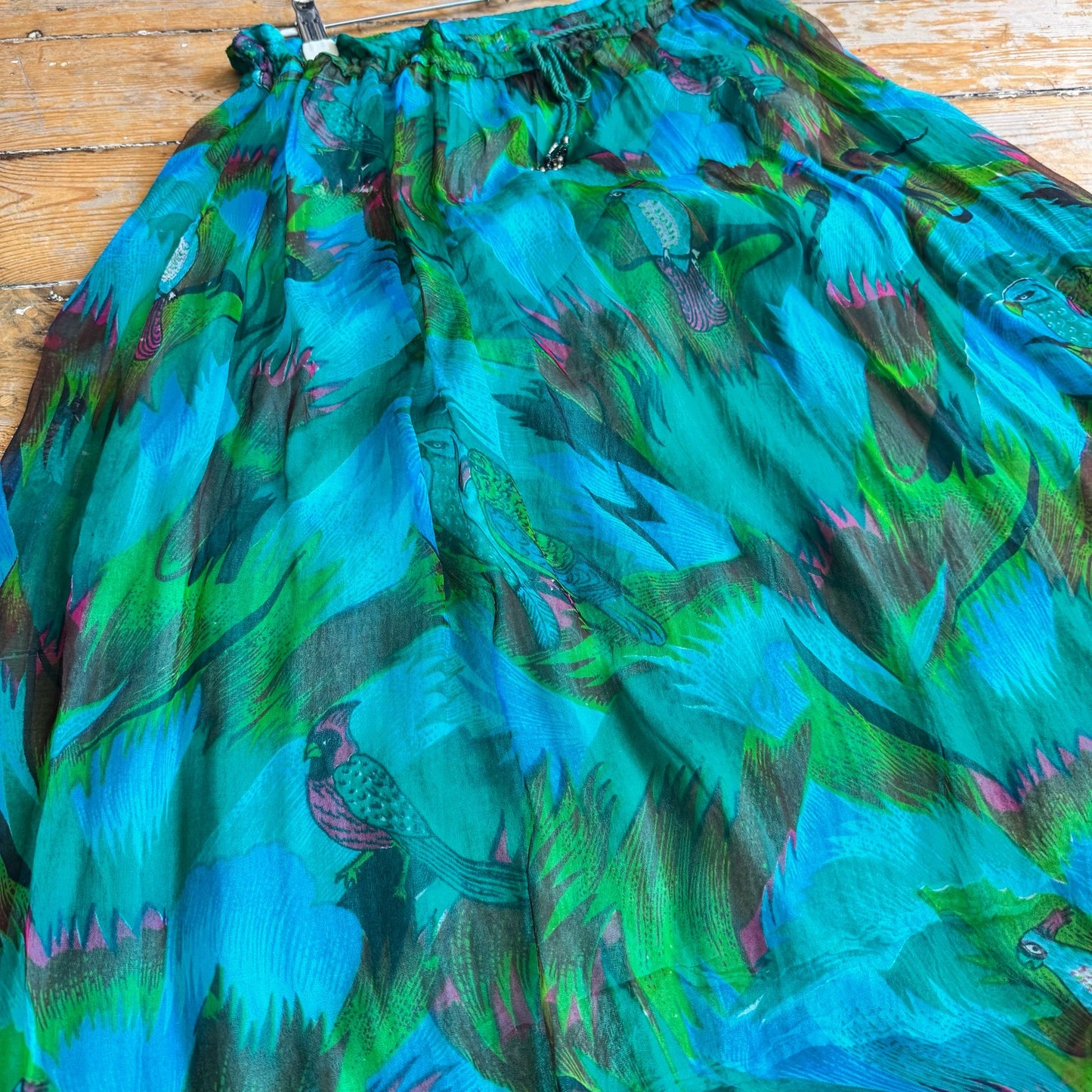1980’s Abstract Parrot Print Skirt One Size