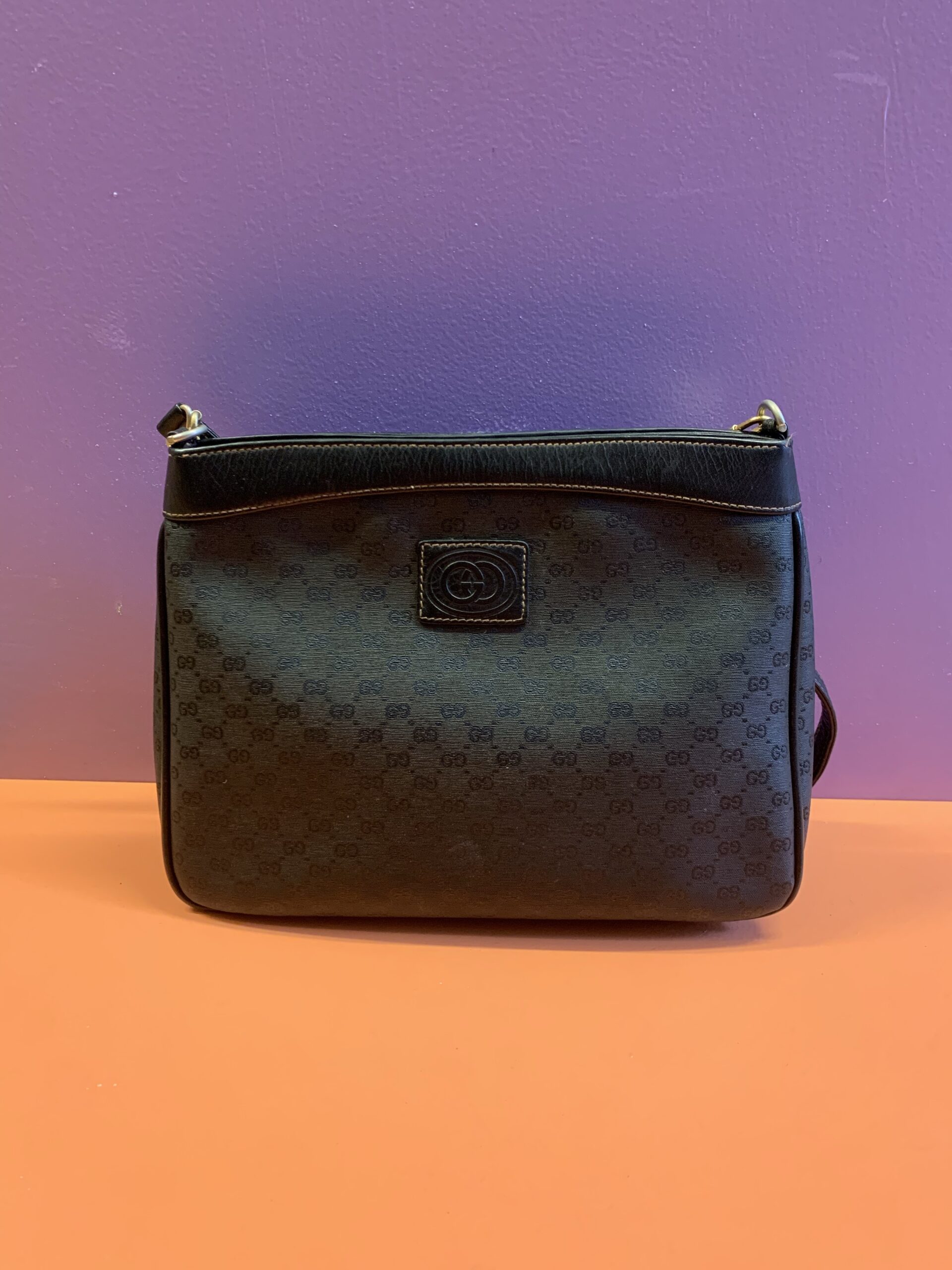 I miss you vintage - Gucci black leather Abbey D-ring pochette bag $299  #guccibags . . Available in store or purchase online with free ship in  Canada for orders $150+. Find additional